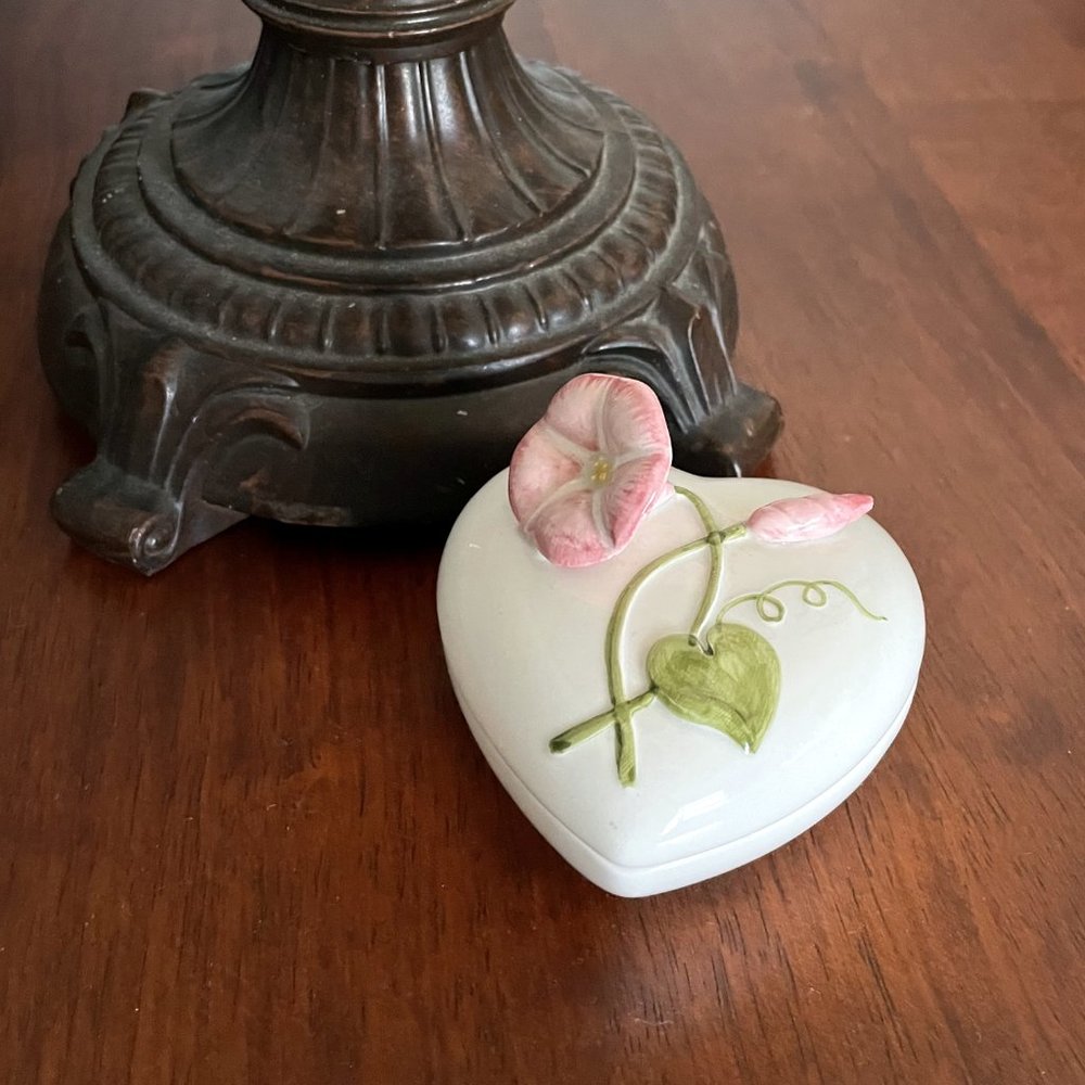 Vintage Heart Shaped Trumpet Flower Trinket/Ring/Jewelry Box  Fitz & Floyd 1982